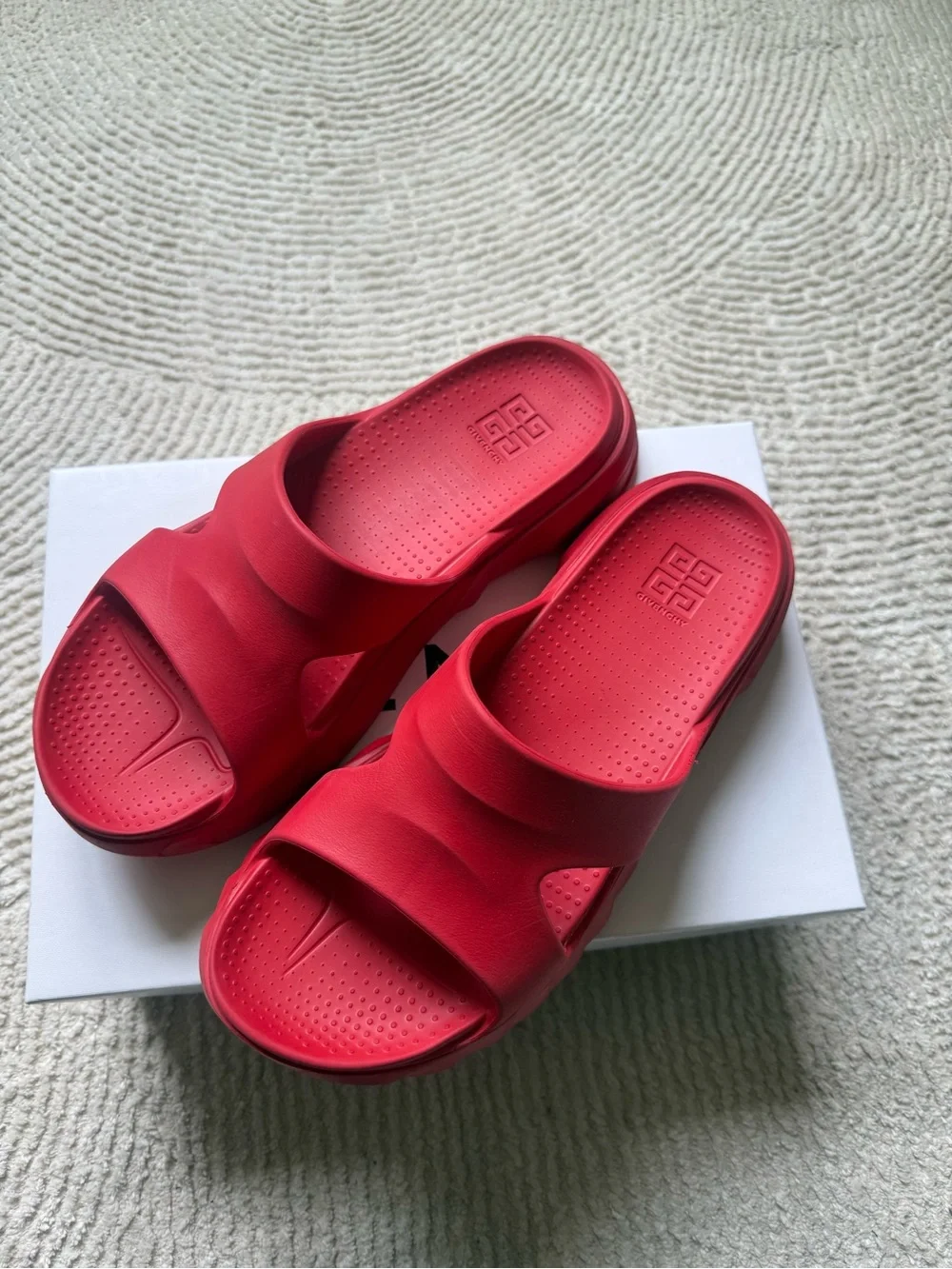 Givenchy Marshmallow Sandals red